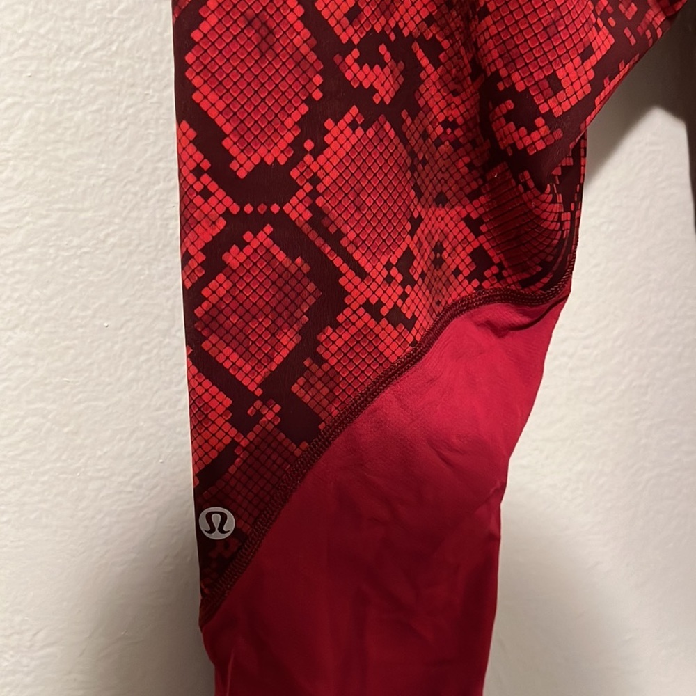 Lululemon Workout pants - Picture 5 of 6
